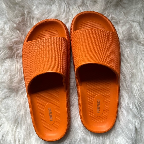 Forever 21 | Textured Almond-Toe Slides - Picture 12 of 12